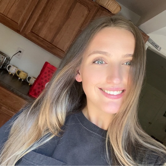 Meet your Posher, Lisa - Picture 1 of 1